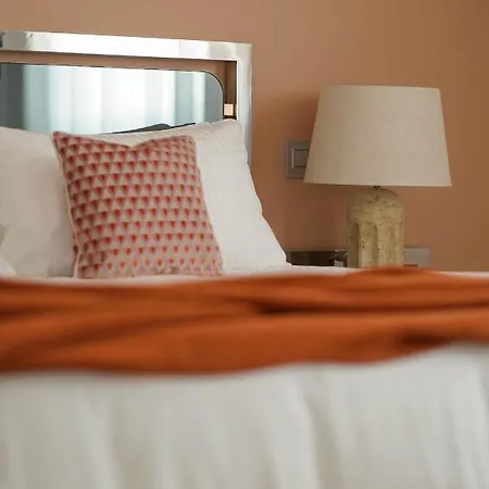 Parisina Design Bed & Breakfast *
